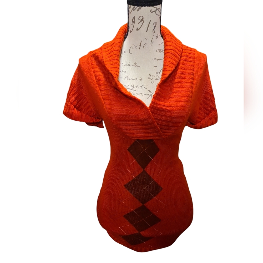 Preowned Floppy Collar Sweater in Size Medium.